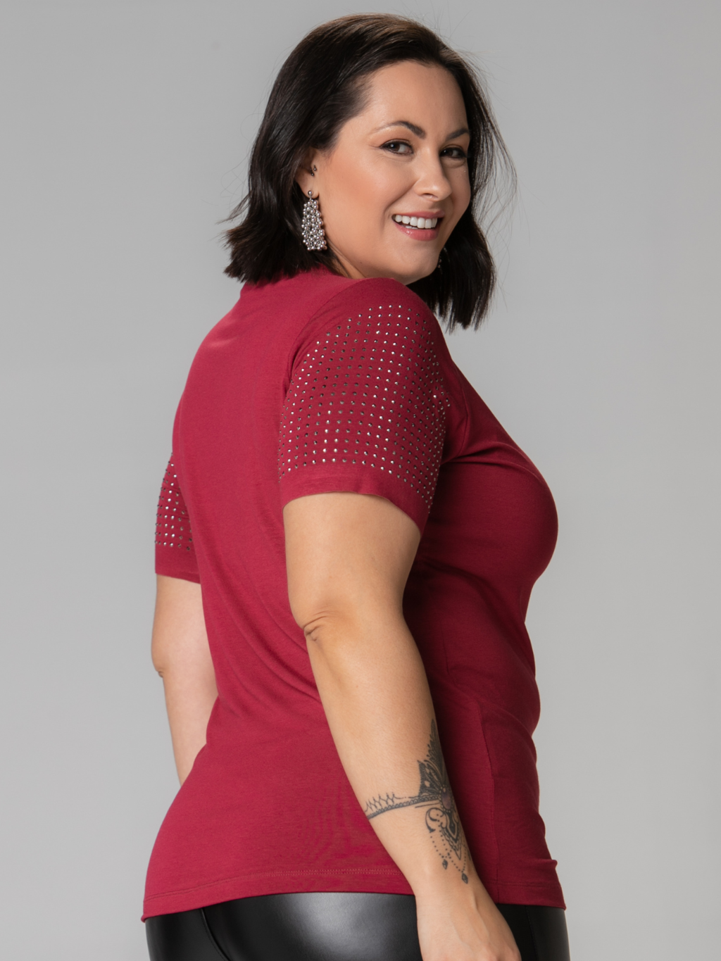 T-shirt Manga Brilhante - Divina Garota