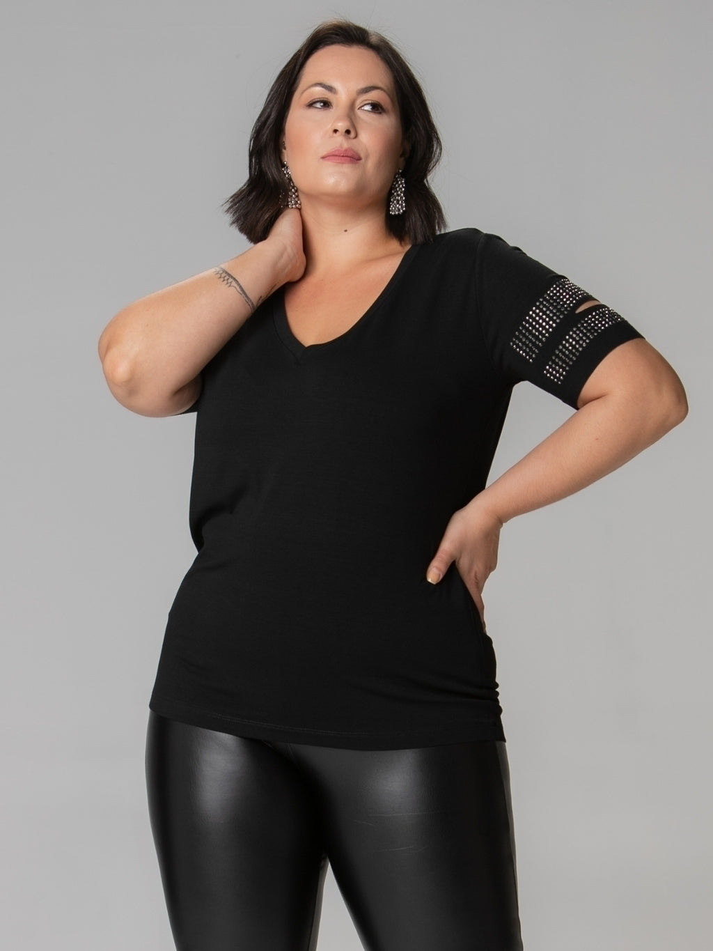 T-shirt Fenda Strass - Divina Garota