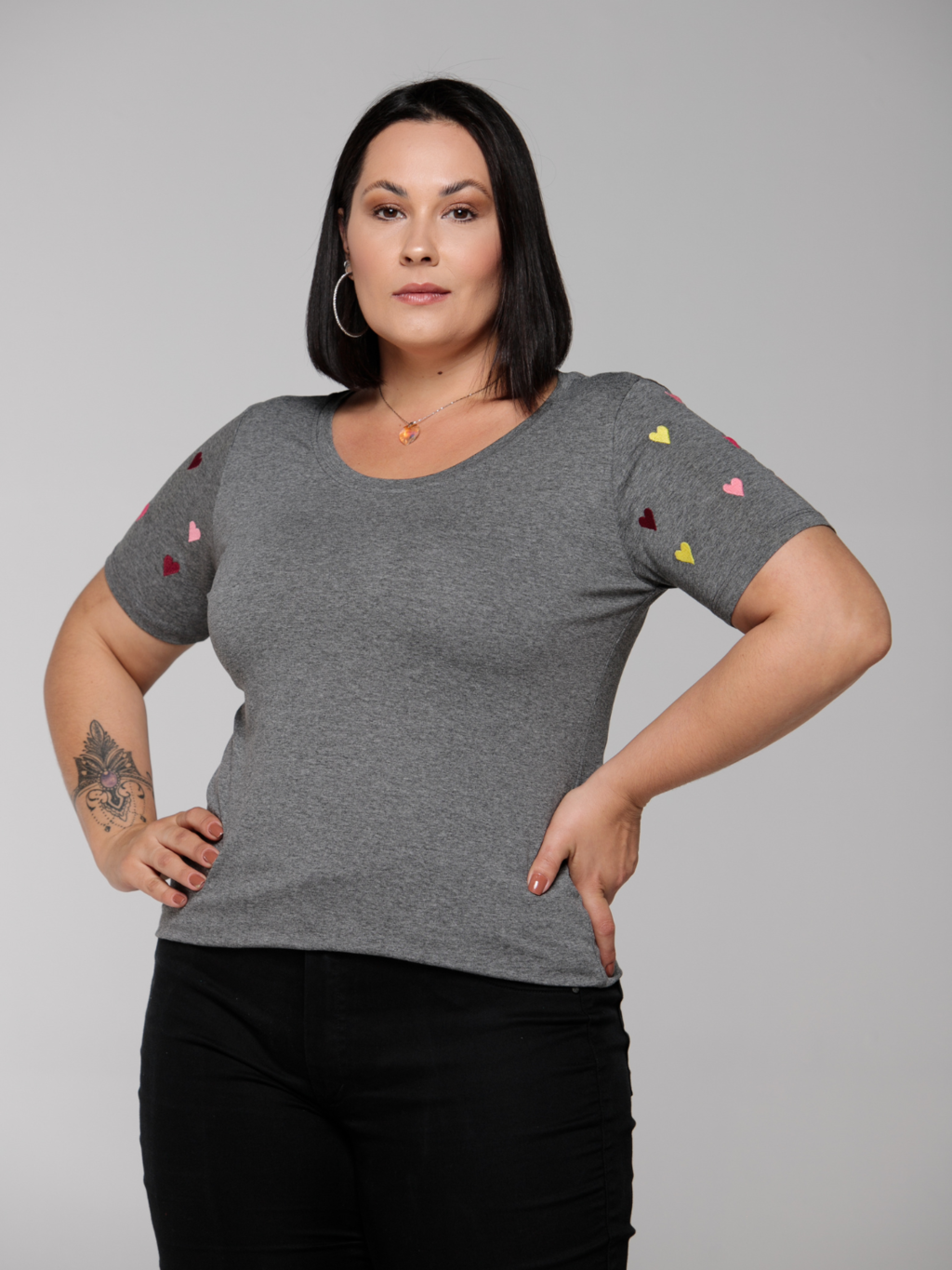 T-shirt Manga Corações - Divina Garota