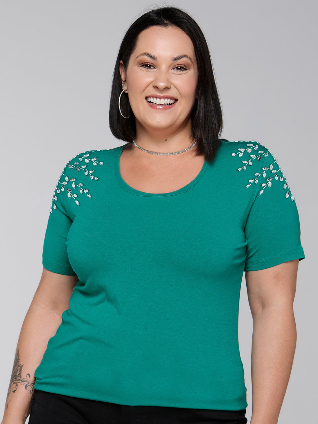 T-shirt Folhas Cristal Bordada Manual - Divina Garota
