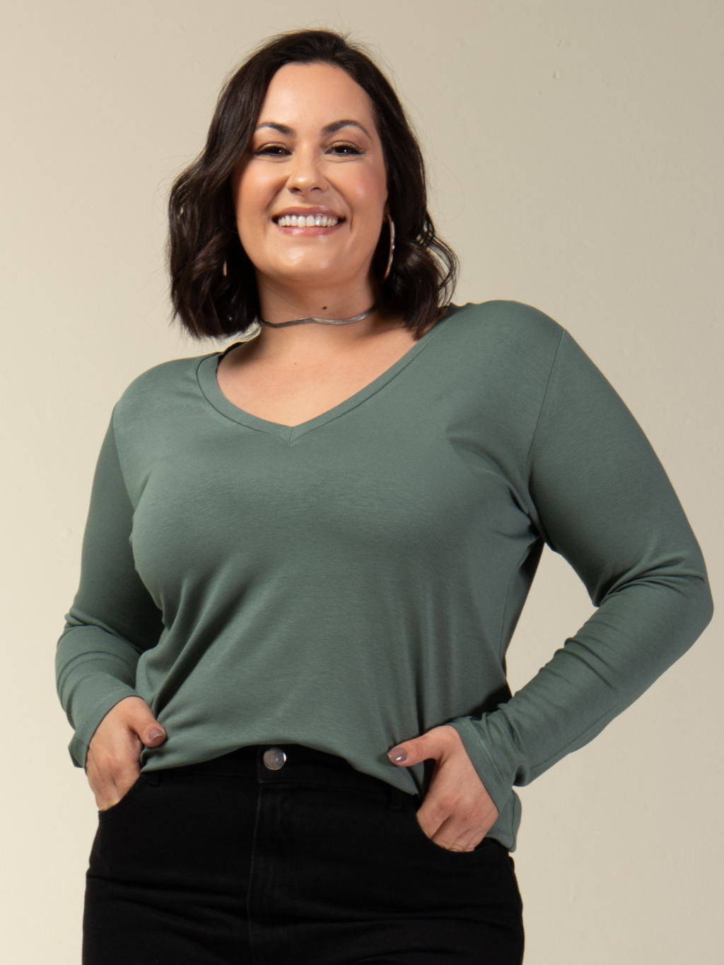 Manga Longa Essencial Gola V - Divina Garota