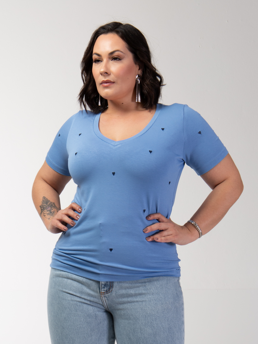 T-shirt Mini Corações Bordado