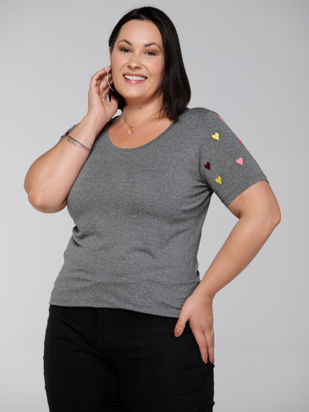 T-shirt Manga Corações - Divina Garota