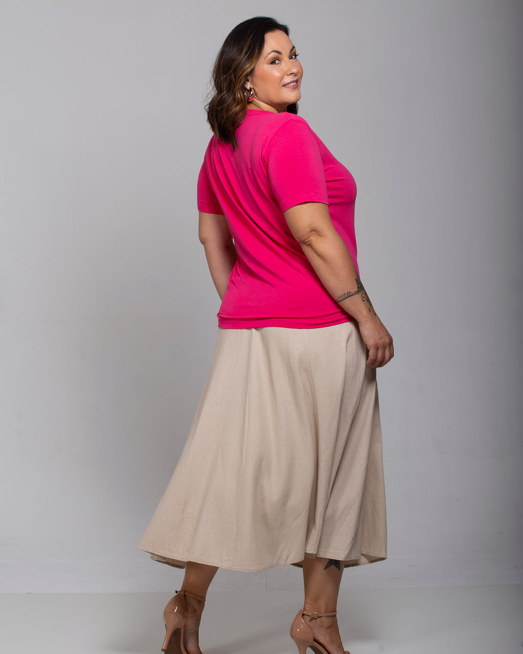 T-shirt Essencial Gola V - Divina Garota