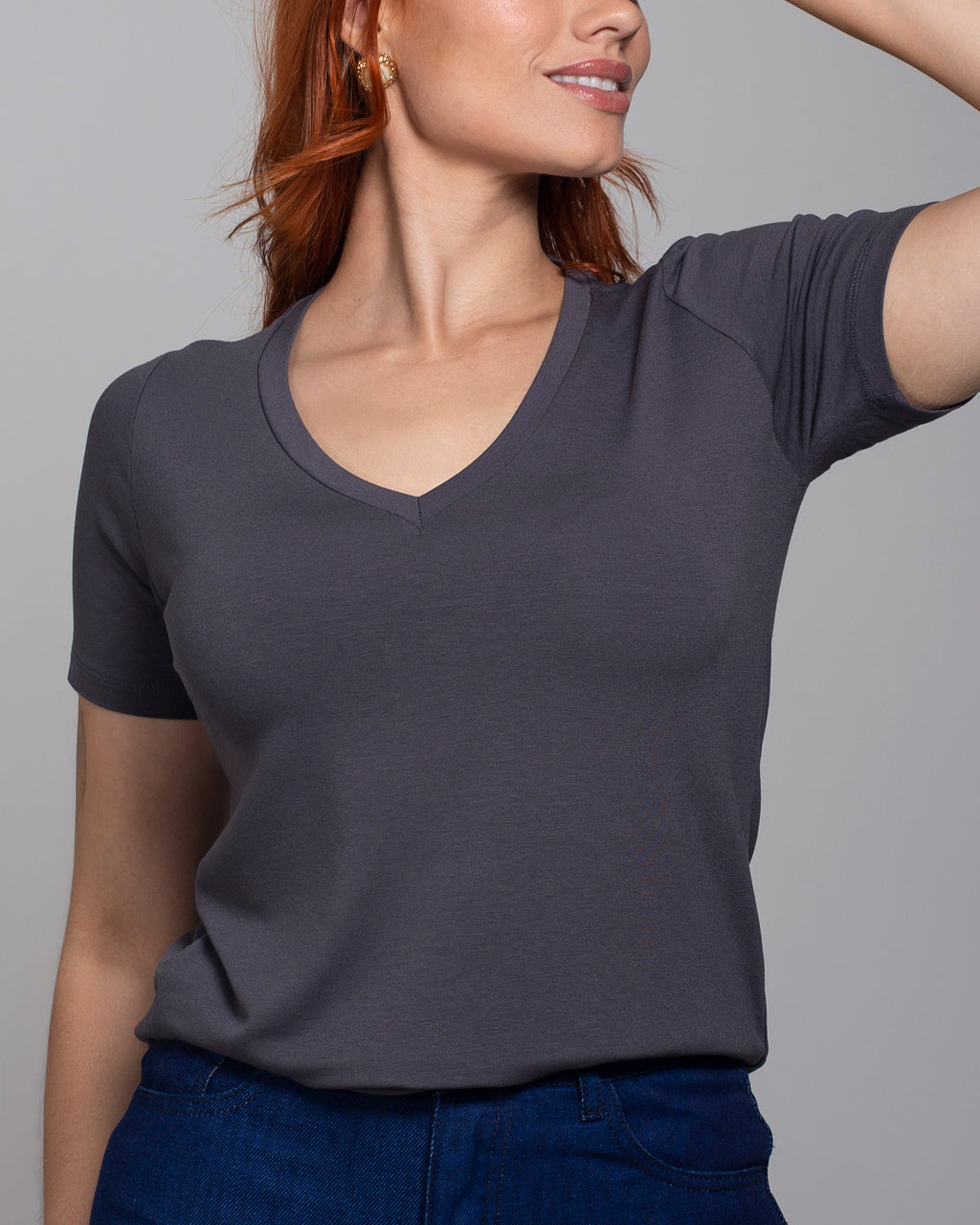 T-shirt Essencial Gola V - Divina Garota