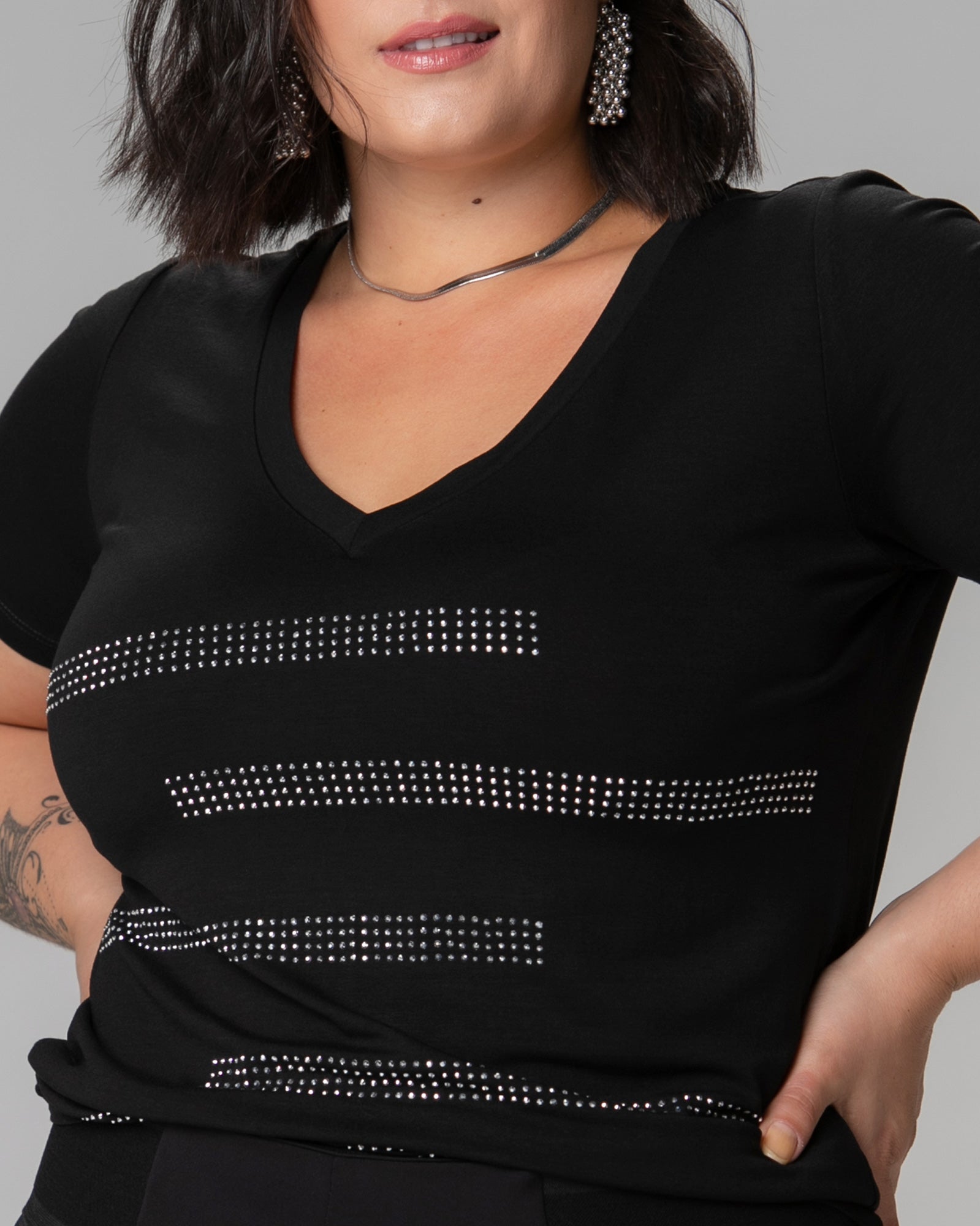 T-Shirt Listras Strass - Divina Garota