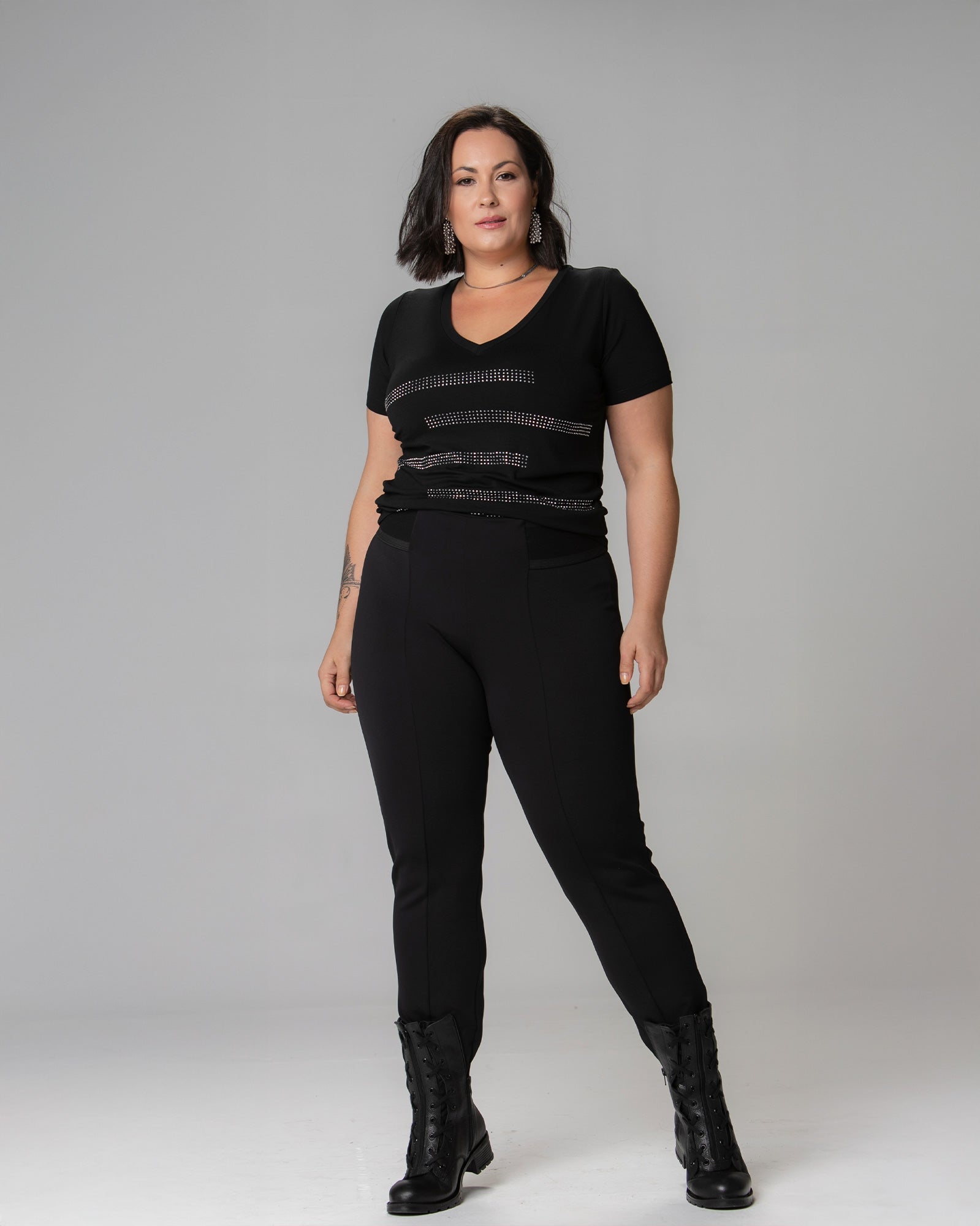 T-Shirt Listras Strass - Divina Garota