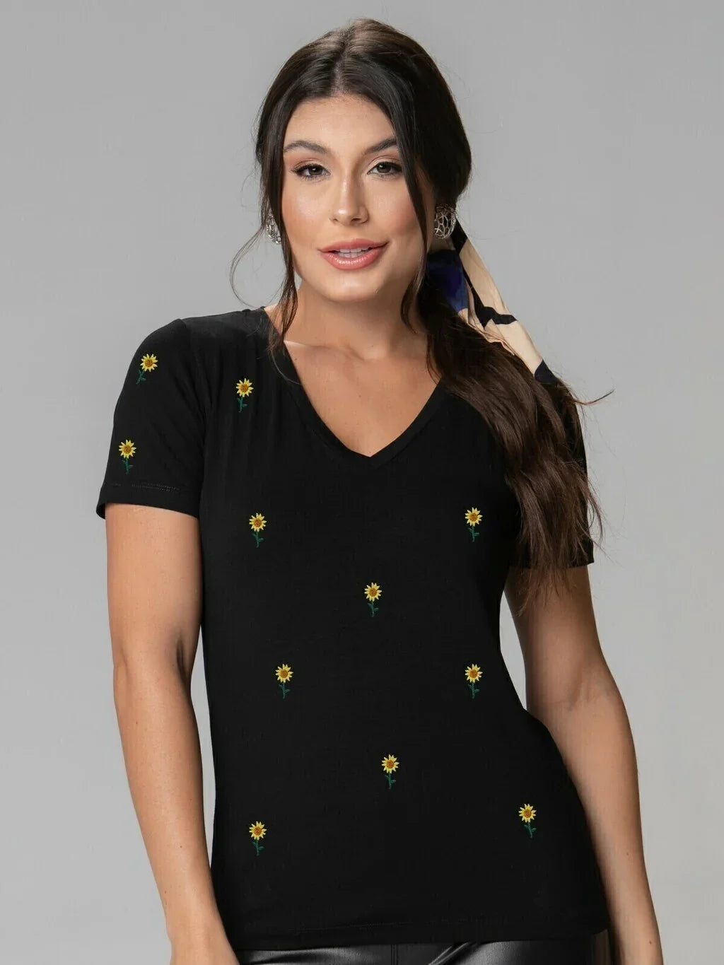 T-shirt Bordada Mini Girassol - Divina Garota