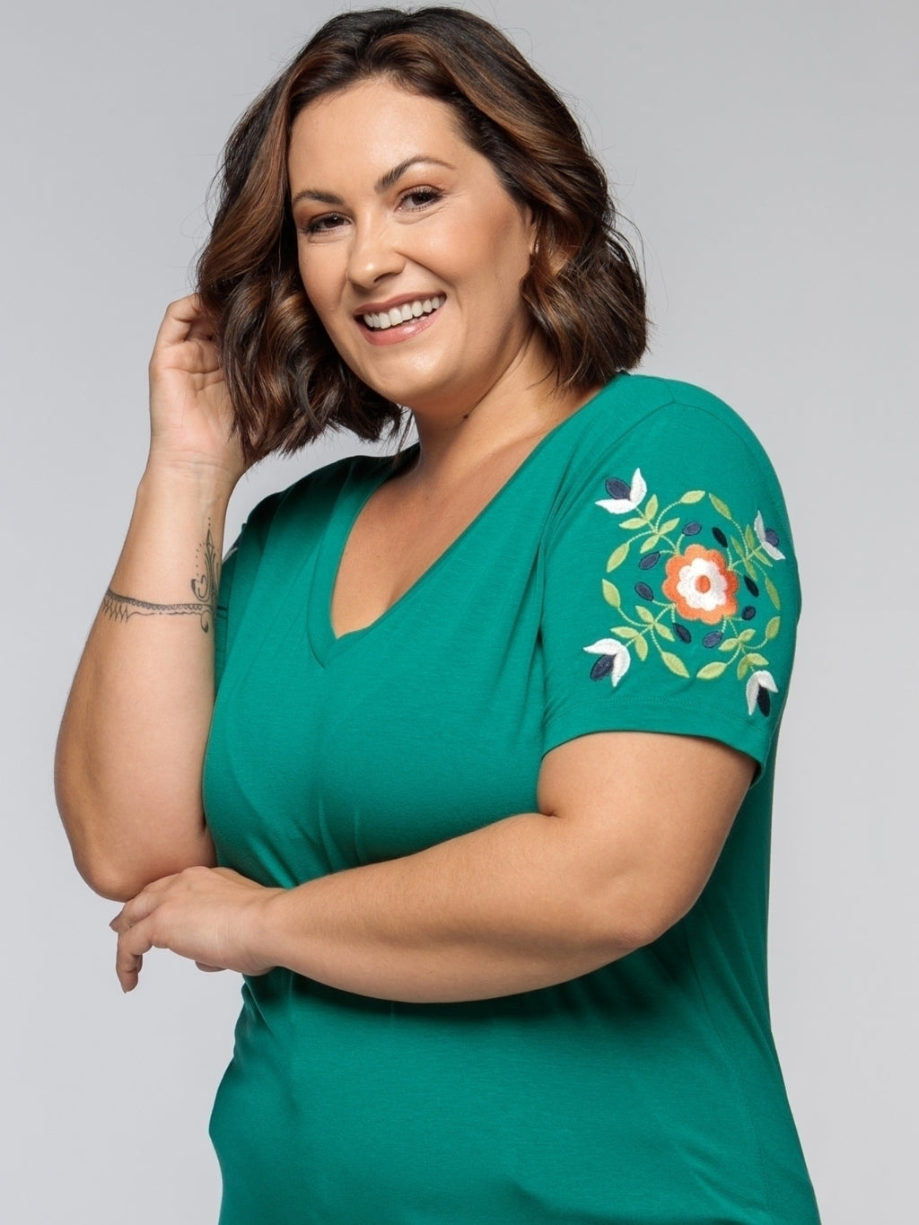 T-shirt Bordada Mandala Blossom - Divina Garota