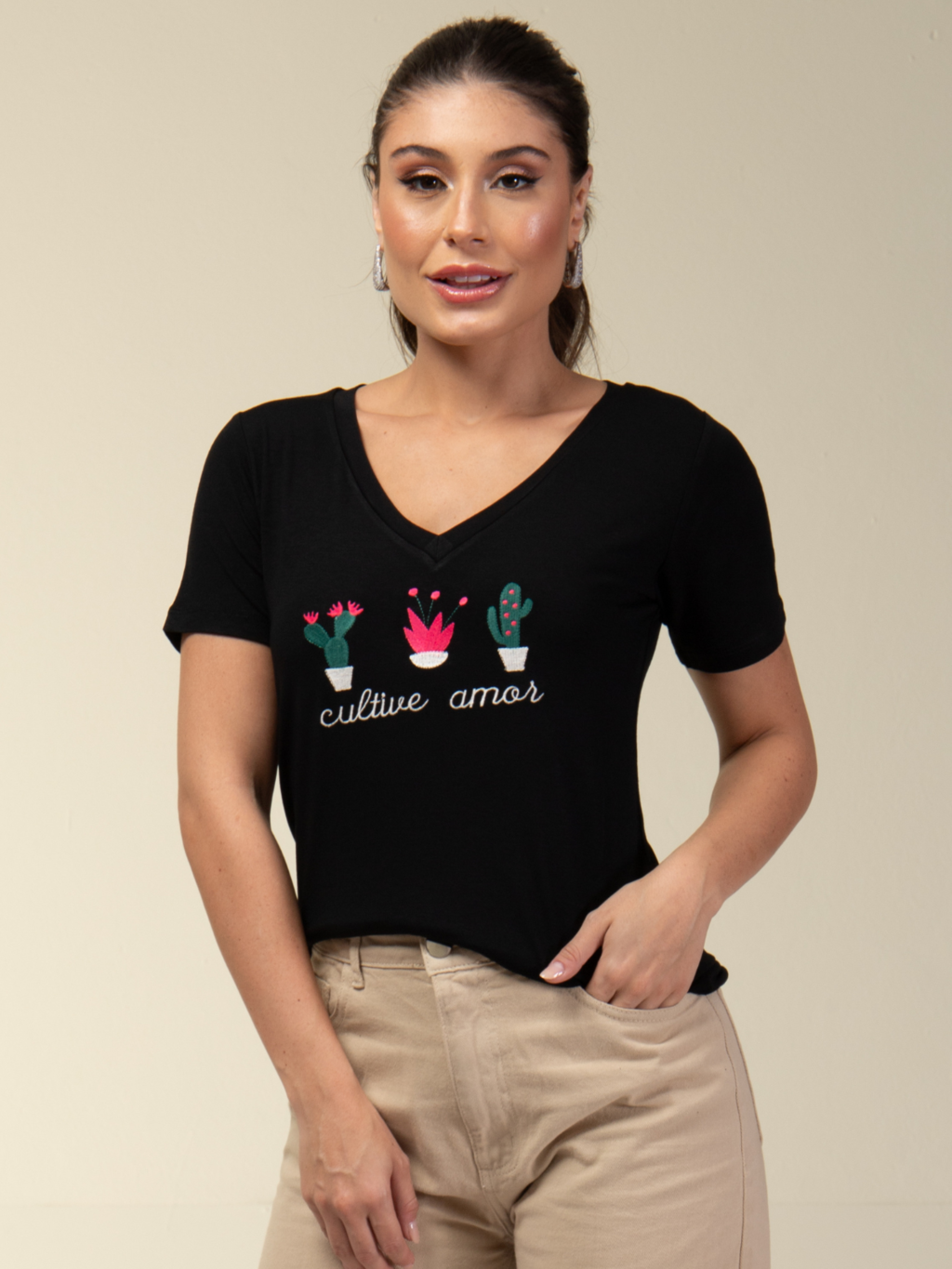 T-shirt Bordada Cultive Amor - Divina Garota