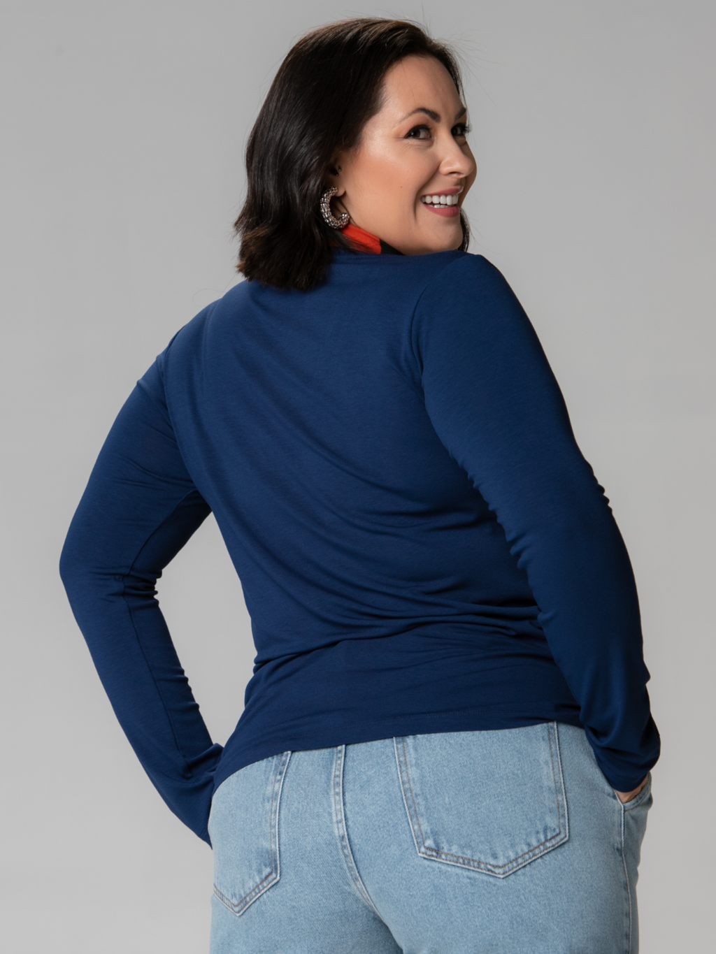 Manga Longa Essencial Gola V - Divina Garota