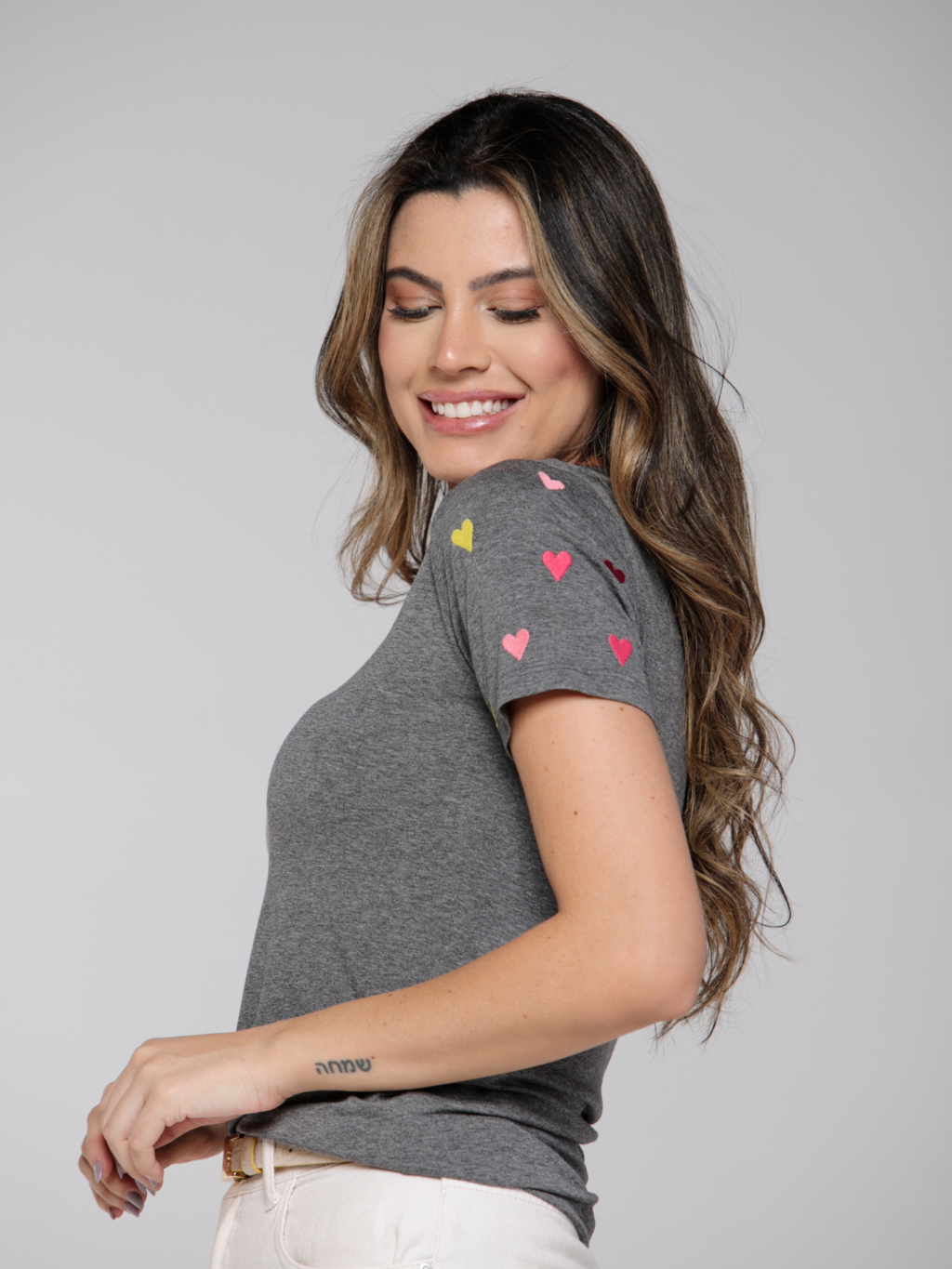 T-shirt Manga Corações - Divina Garota