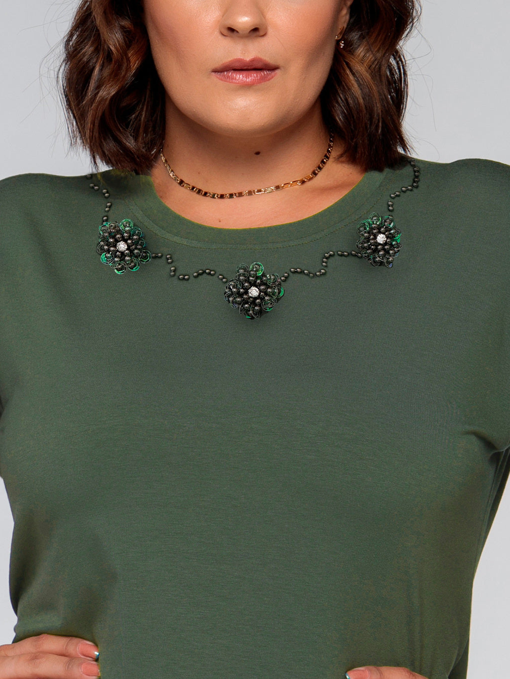 T-shirt Floral Bordada Manual - Divina Garota