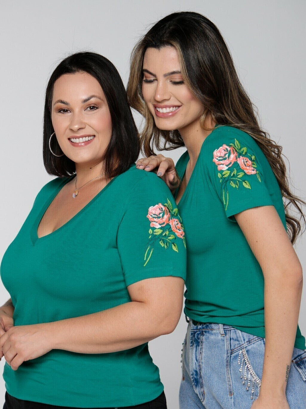 T-shirt Bordada Rosa