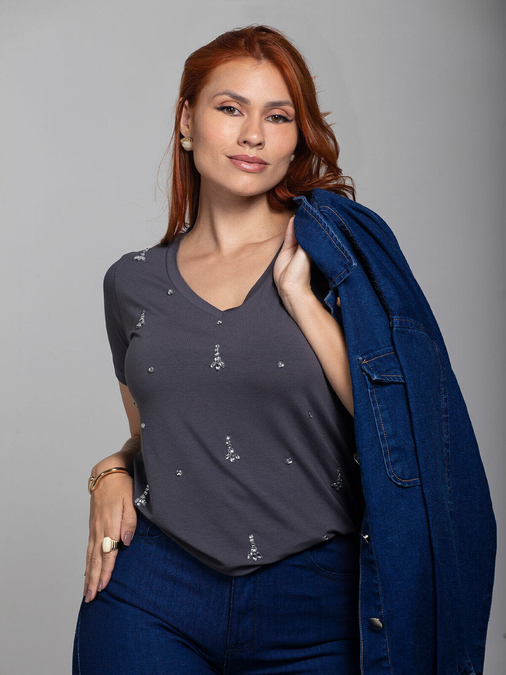 T-shirt Gotas Cristal Bordada Manual Chumbo