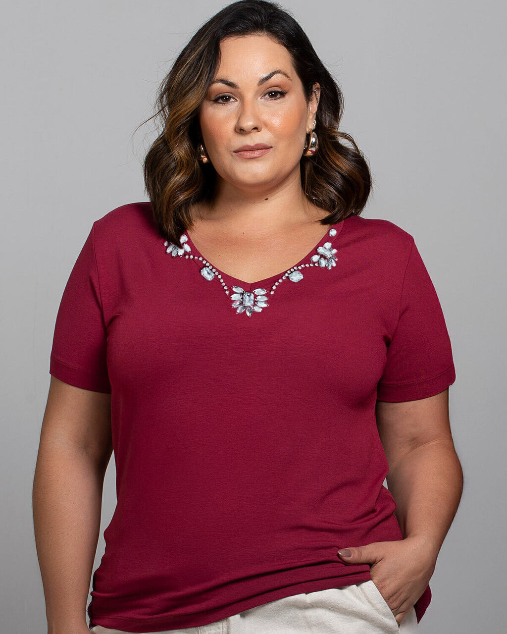 T-shirt Safira Bordada Bordô