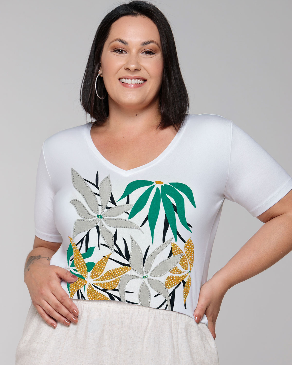 T-Shirt Floral Elegance