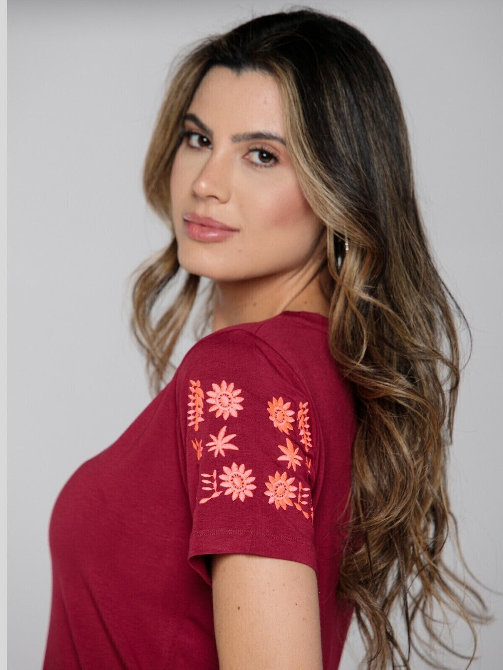 T-shirt Bordada Flores Neon