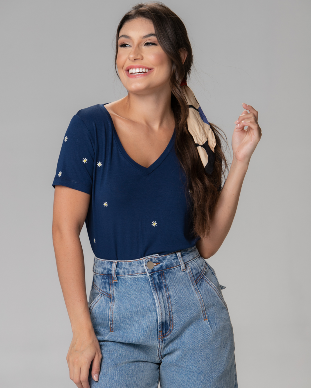 T-shirt Mini Margaridas Bordada