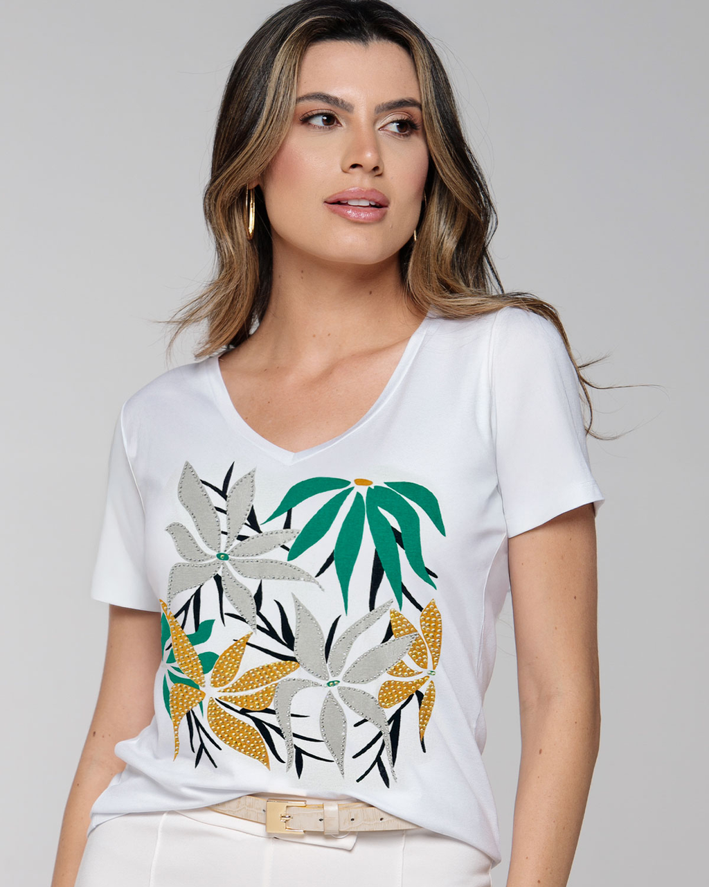 T-Shirt Floral Elegance