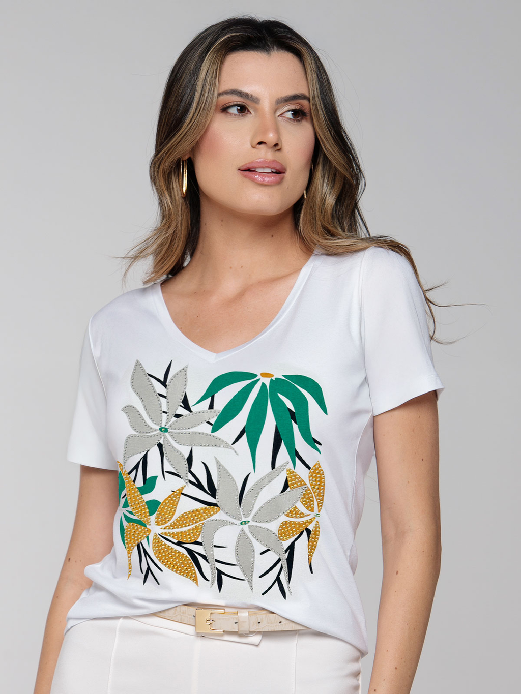 T-Shirt Floral Elegance
