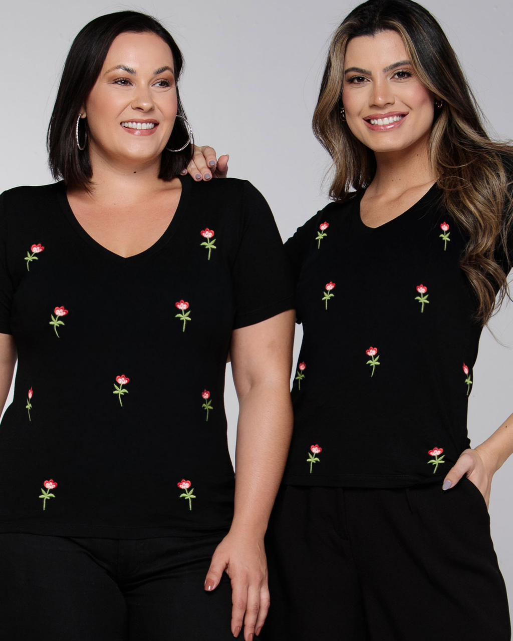 T-shirt Mini Tulipas Bordada