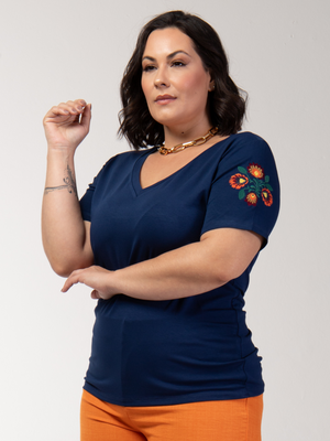 T-shirt Bordada Flores Místicas - Divina Garota