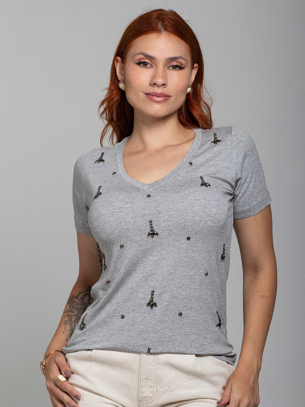 T-shirt Gotas Cristal Bordada Manual Cinza