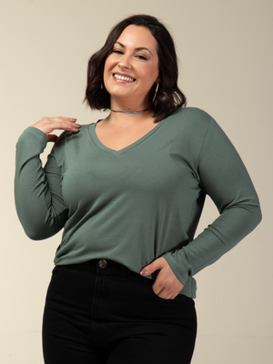 Manga Longa Essencial Gola V - Divina Garota