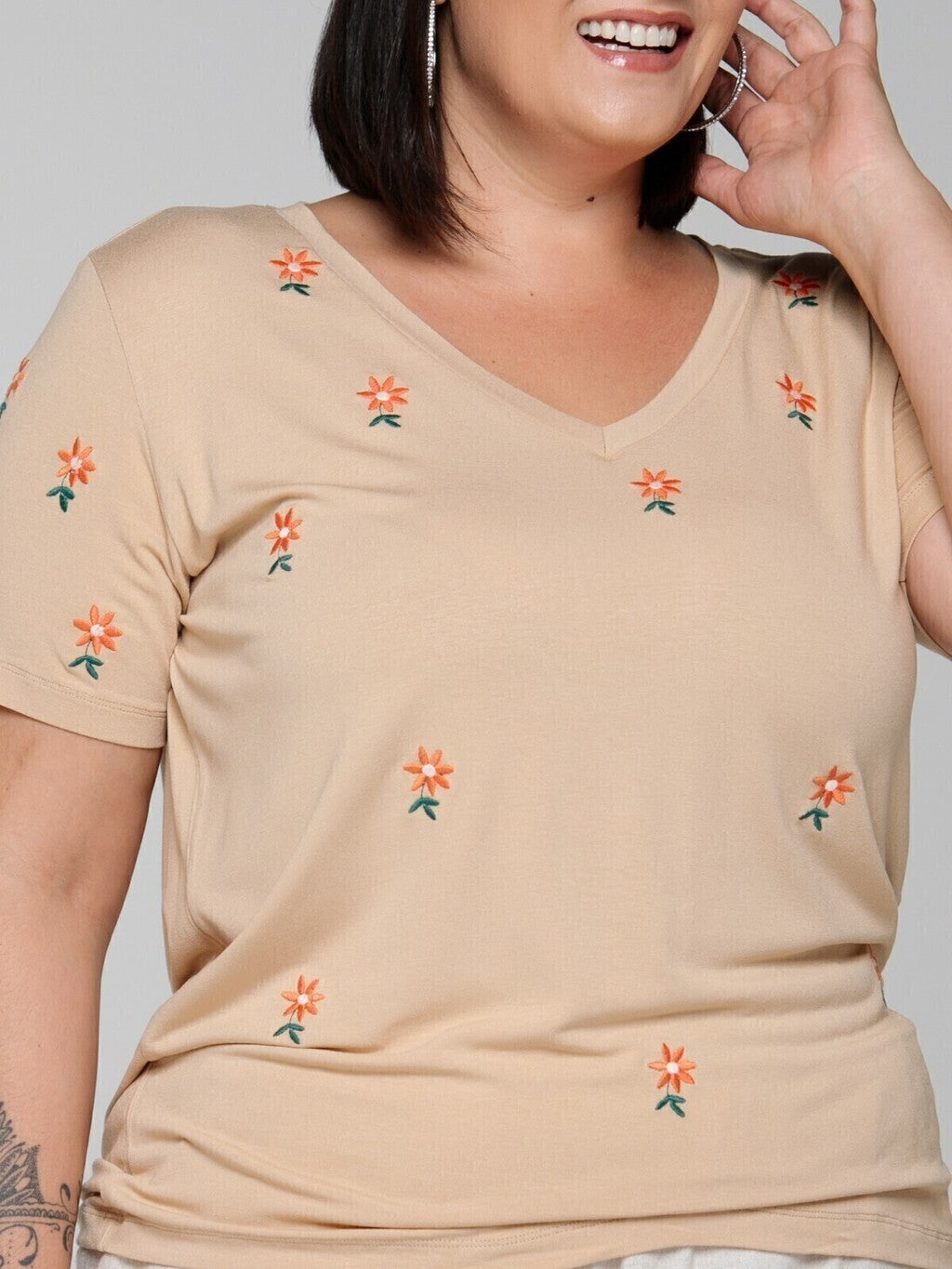 T-shirt Mini Flores Bordadas