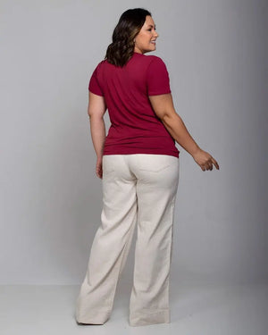 T-shirt Essencial Gola V - Divina Garota