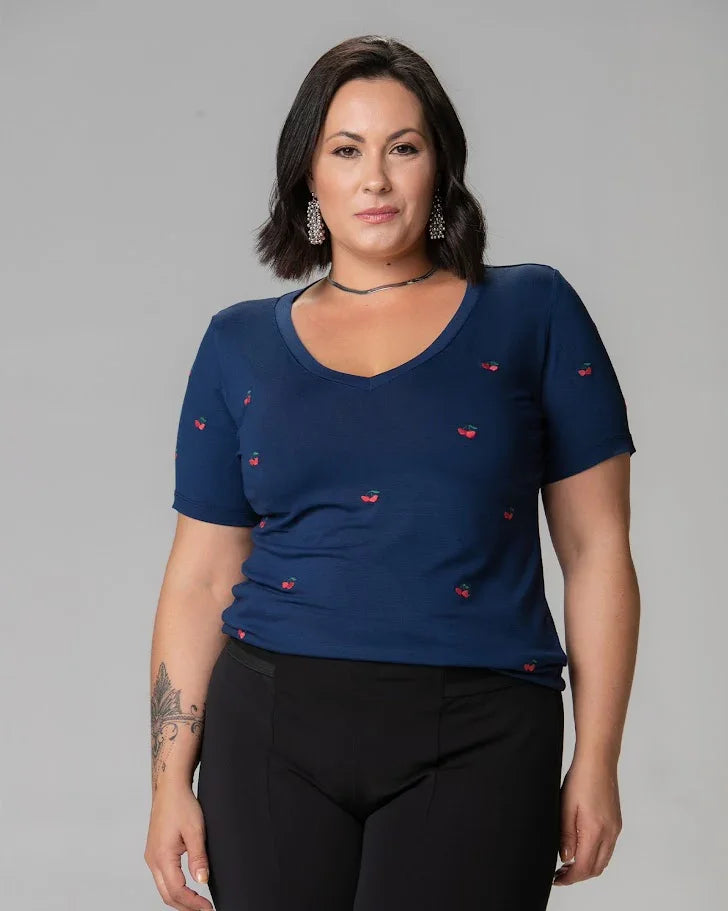 T-shirt Bordada Cherry - Divina Garota