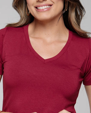 T-shirt Essencial Gola V - Divina Garota