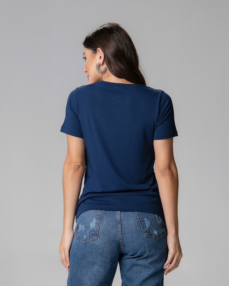T-shirt Essencial Gola V