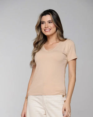 T-shirt Essencial Gola V - Divina Garota