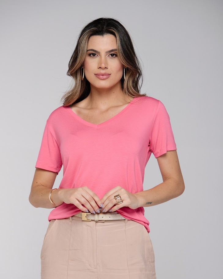 T-shirt Essencial Gola V