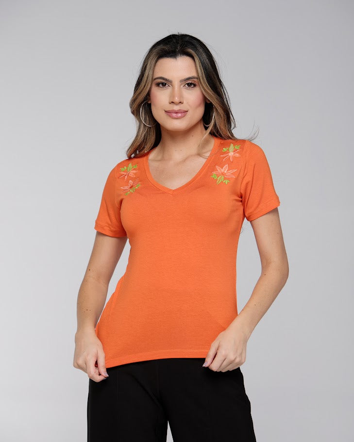 T-shirt Bordada Gardênia