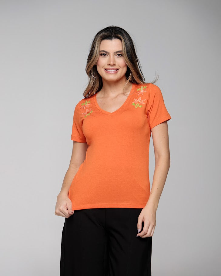 T-shirt Bordada Gardênia
