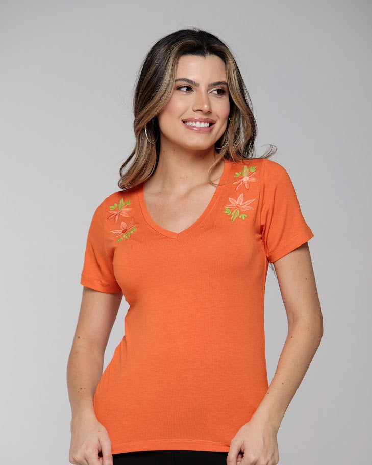 T-shirt Bordada Gardênia