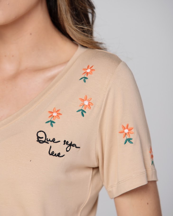 T-shirt Bordada Que Seja Leve