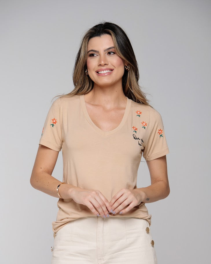 T-shirt Bordada Que Seja Leve