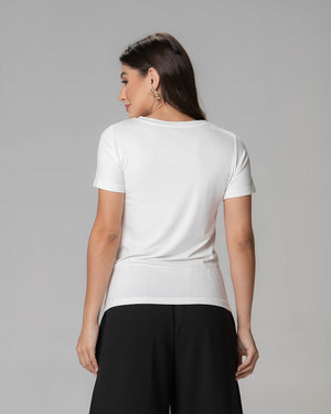 T-Shirt Menina de Saia - Divina Garota