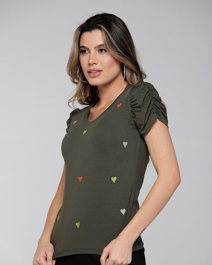 T-Shirt Bufante Bordada Corações