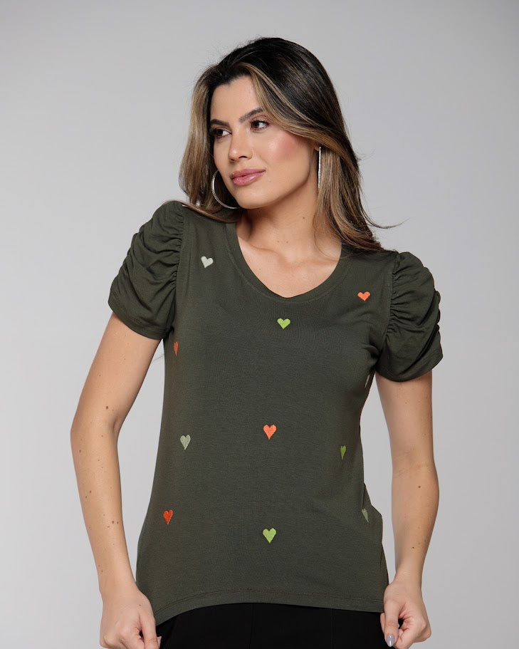 T-Shirt Bufante Bordada Corações