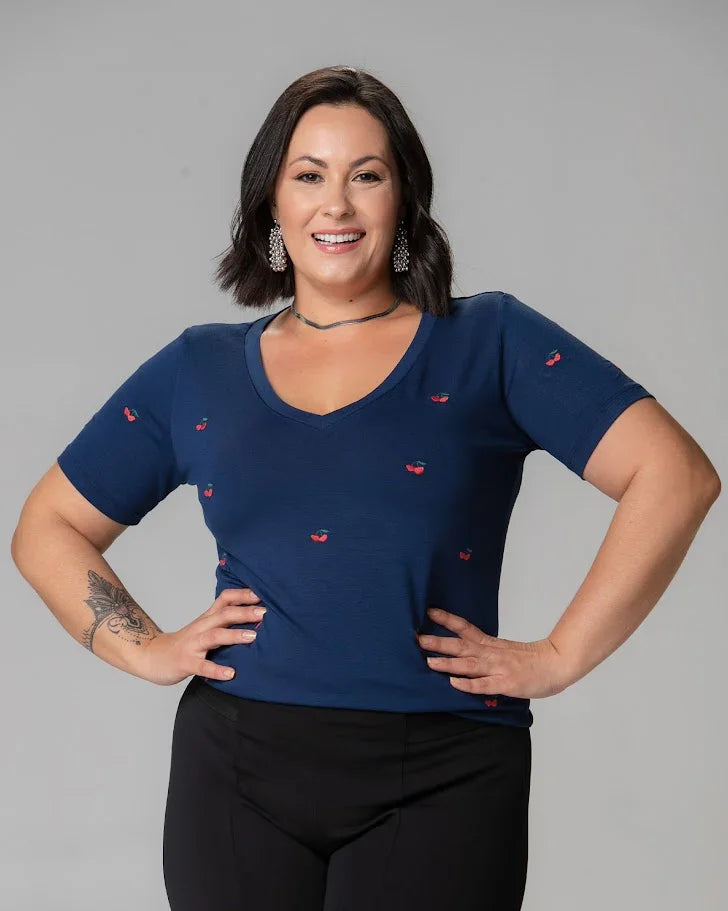 T-shirt Bordada Cherry - Divina Garota