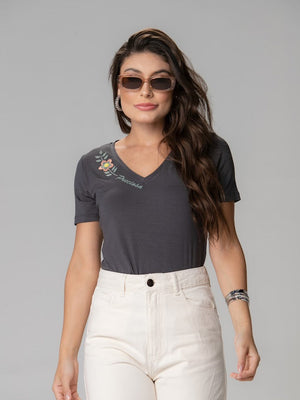 T-Shirt Bordada Preciosa - Divina Garota