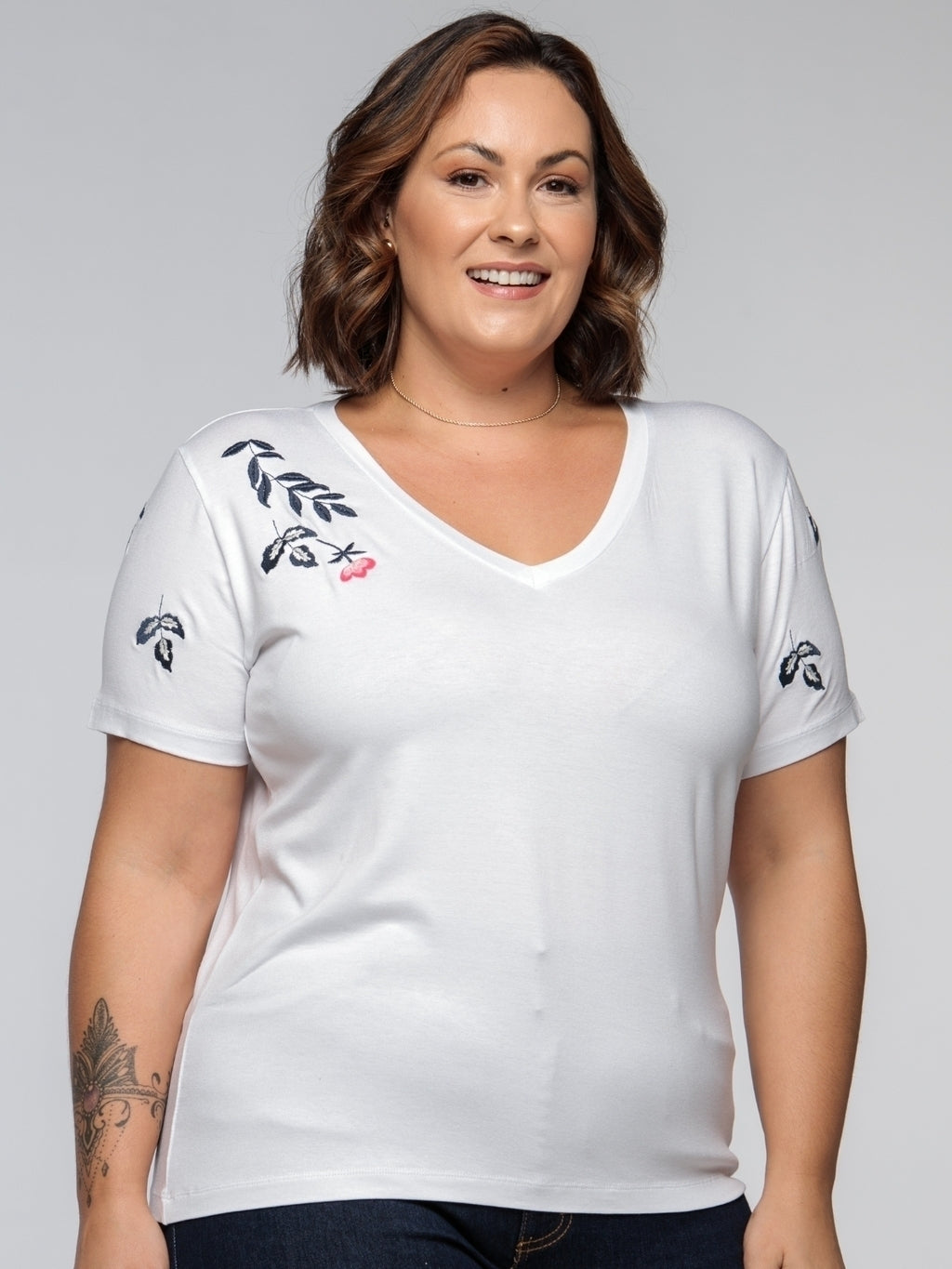 T-shirt Bordada Amarílis