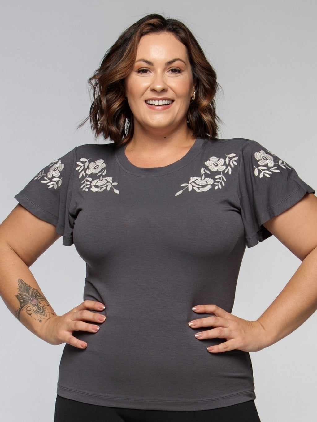Blusa Bordada Elegância Floral