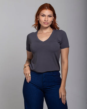 T-shirt Essencial Gola V - Divina Garota