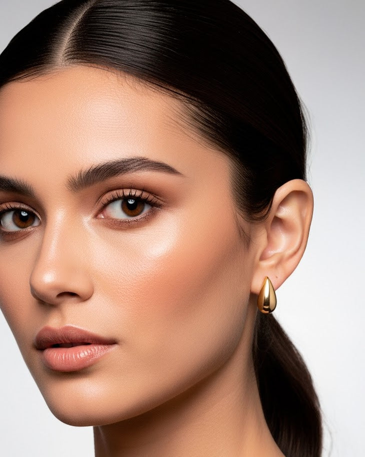 Brinco Gota Lisa Dourado